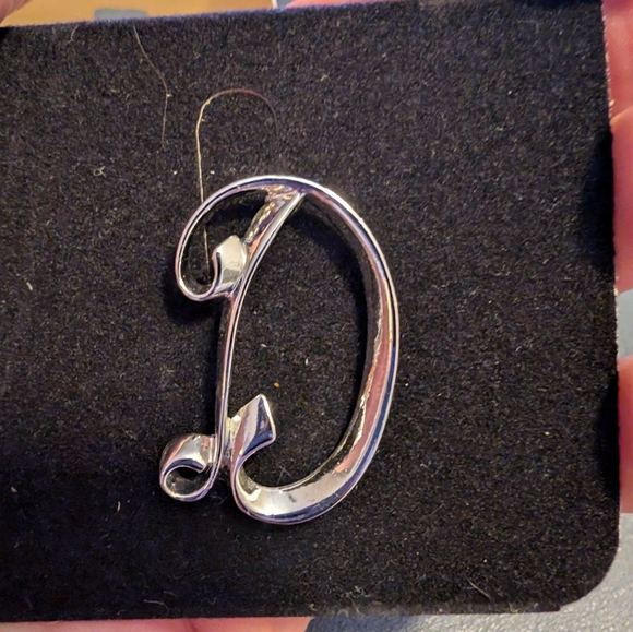 NIB Vintage Sarah Coventry Cursive "D" Brooch - Picture 5 of 6